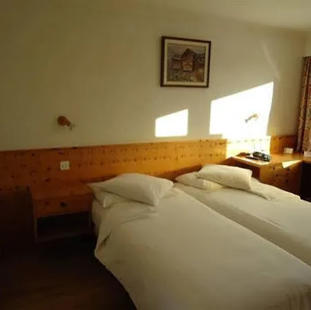 アデルドラド 3*